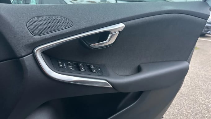 2016 Volvo V40