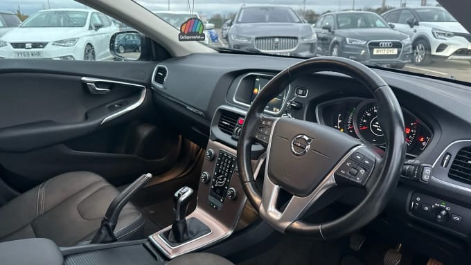 2016 Volvo V40