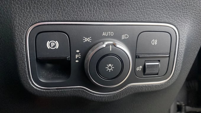 2022 Mercedes-benz Eqa