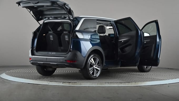 2021 Peugeot 5008