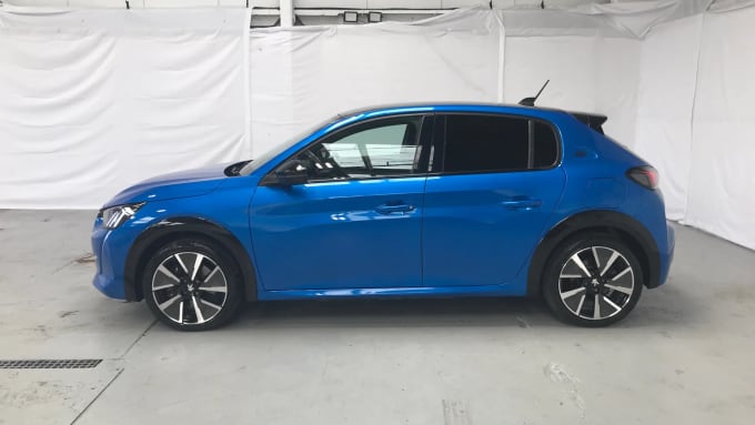 2021 Peugeot 208