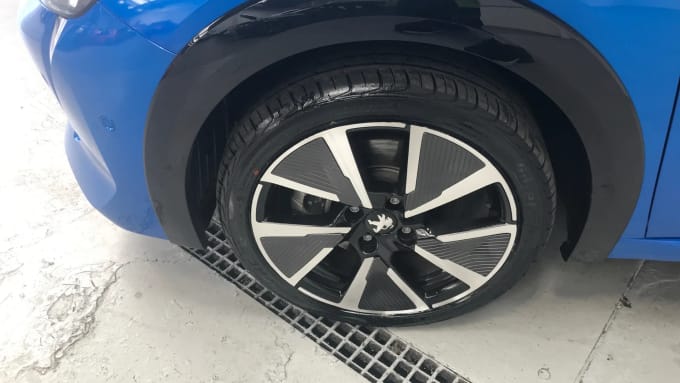 2021 Peugeot 208