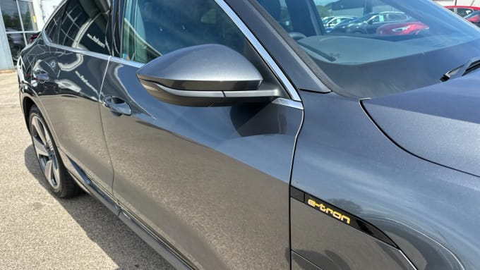 2022 Audi E-tron