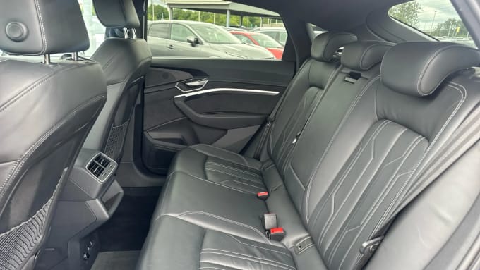 2022 Audi E-tron