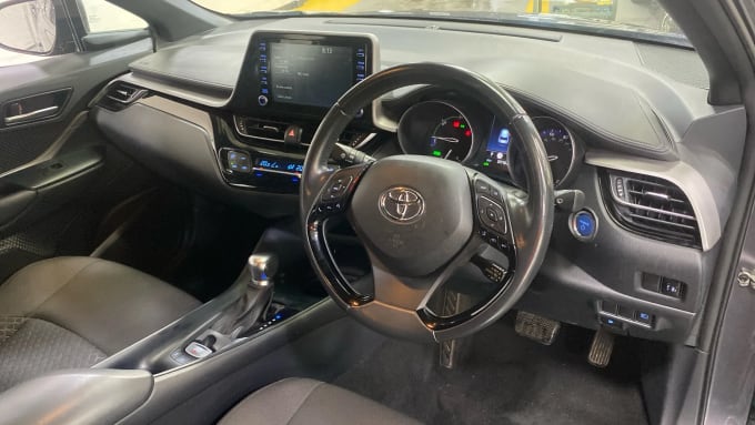 2022 Toyota C-hr