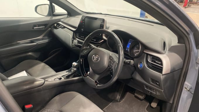 2022 Toyota C-hr