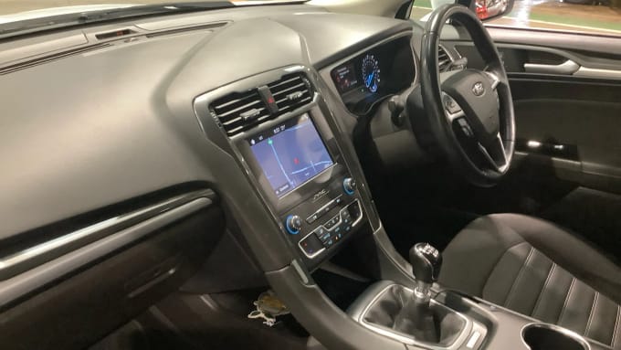 2019 Ford Mondeo