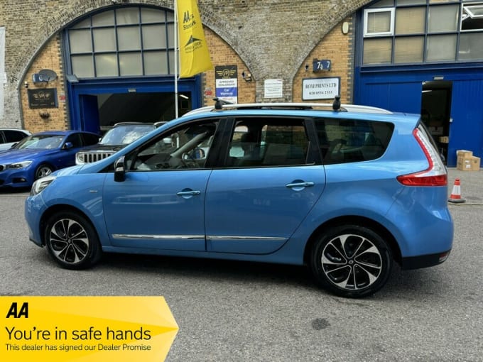 2025 Renault Scenic
