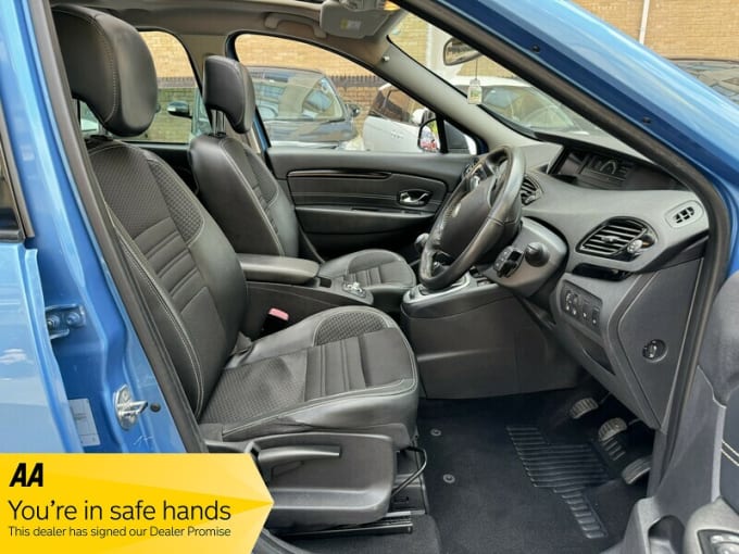 2025 Renault Scenic