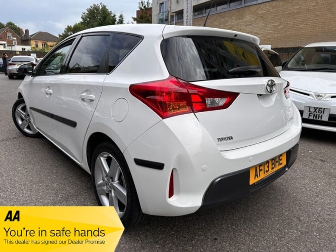 2013 Toyota Auris