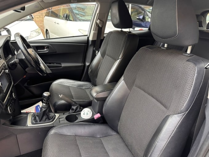 2013 Toyota Auris