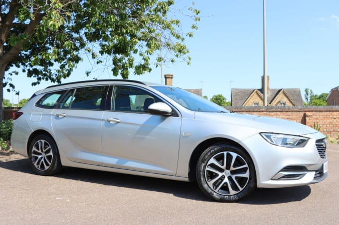 2025 Vauxhall Insignia