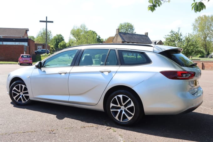 2025 Vauxhall Insignia