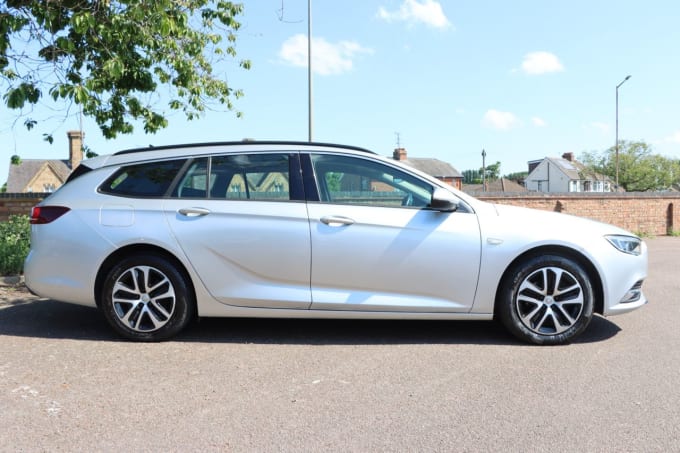 2025 Vauxhall Insignia