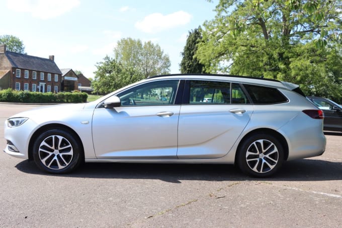2025 Vauxhall Insignia