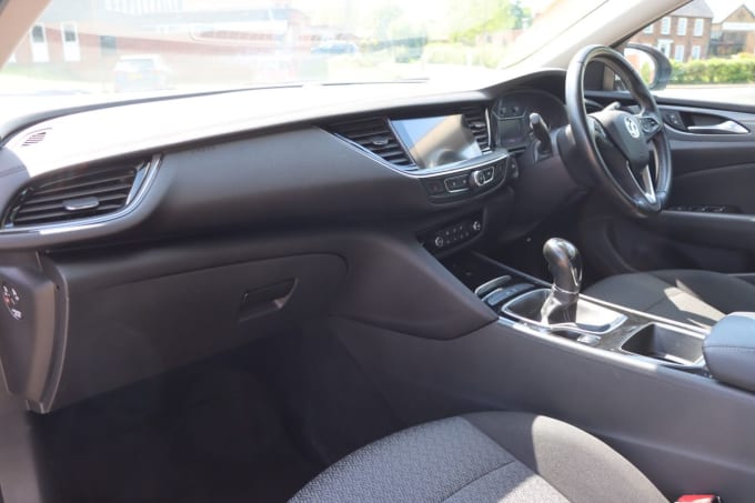 2025 Vauxhall Insignia