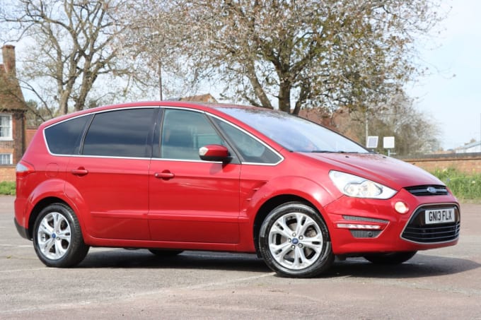 2025 Ford S-max