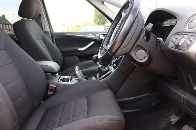 2025 Ford S-max