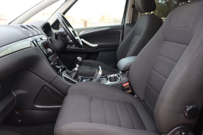 2025 Ford S-max