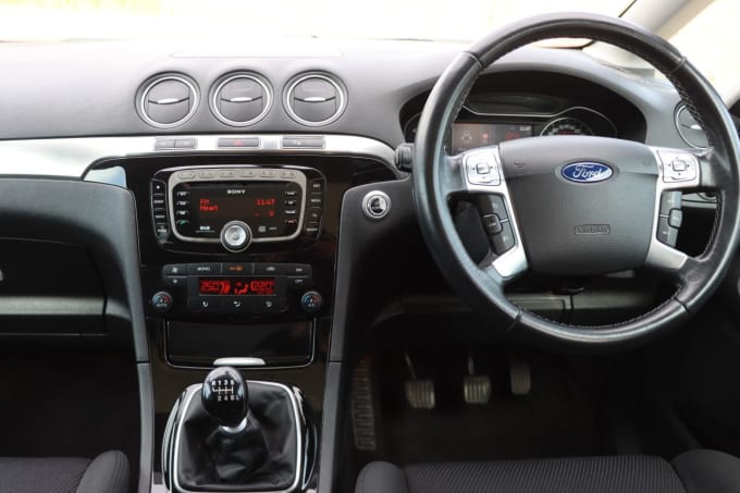 2025 Ford S-max