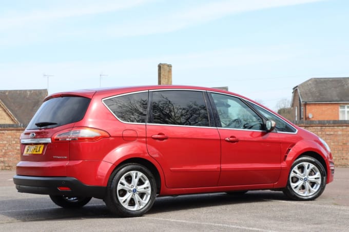 2025 Ford S-max