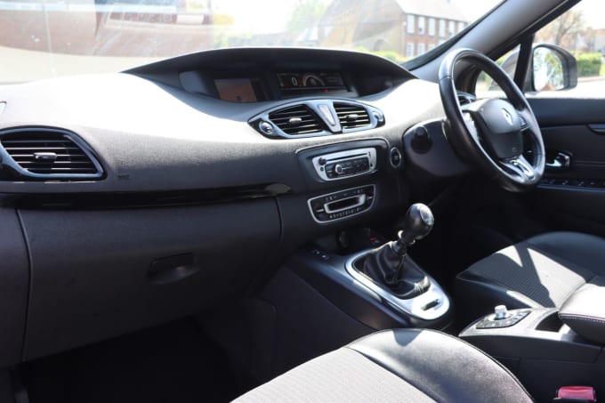 2025 Renault Scenic