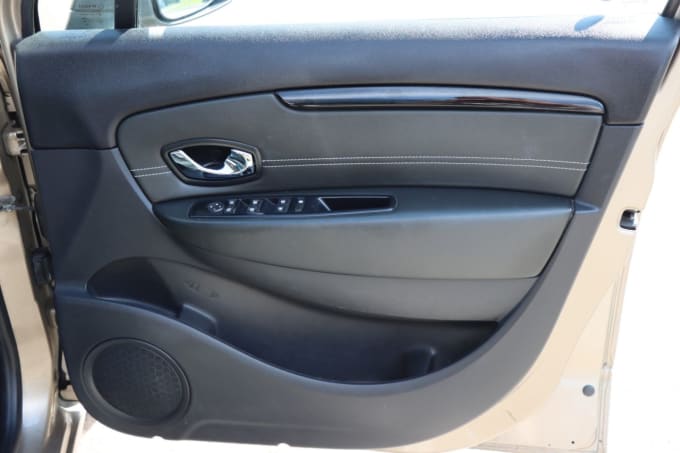 2025 Renault Scenic