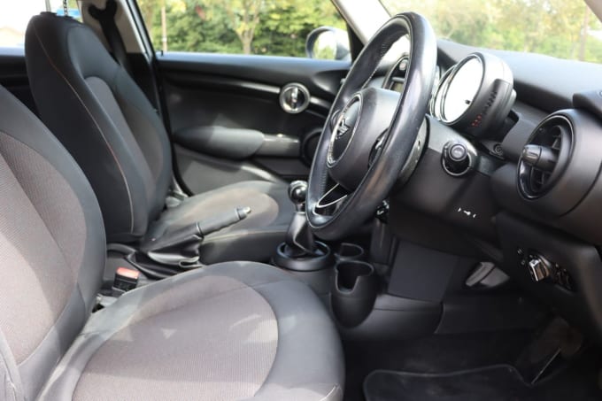 2025 Mini Hatch