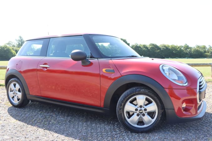 2025 Mini Hatch