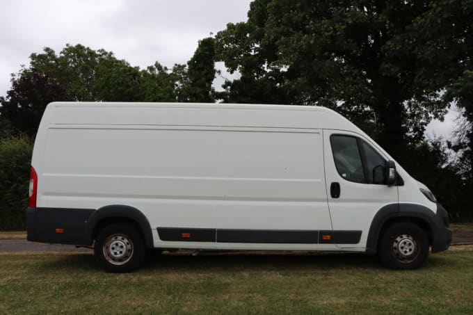 2025 Peugeot Boxer