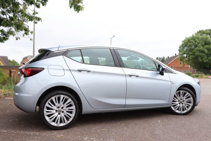 2025 Vauxhall Astra
