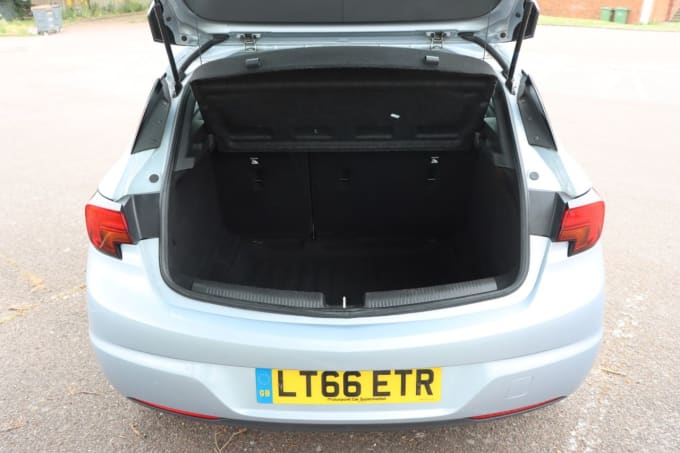 2025 Vauxhall Astra