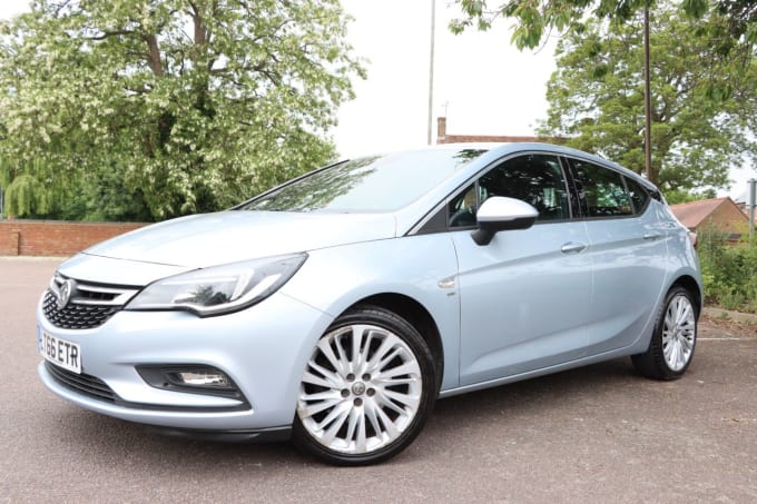 2025 Vauxhall Astra