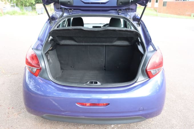 2025 Peugeot 208