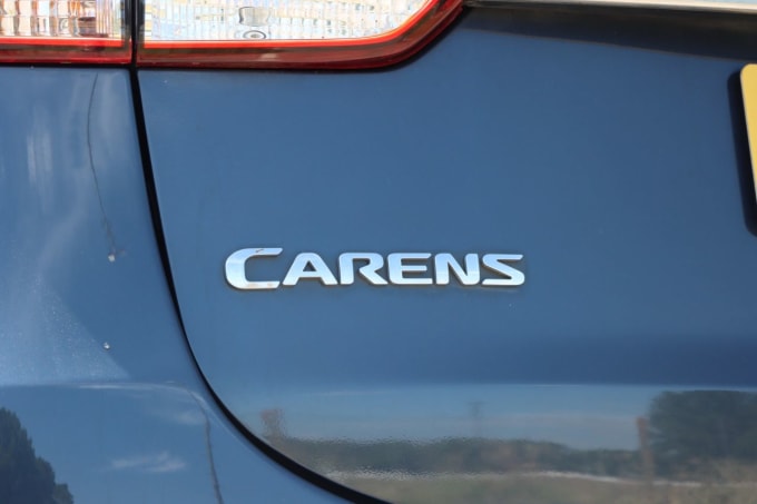 2025 Kia Carens