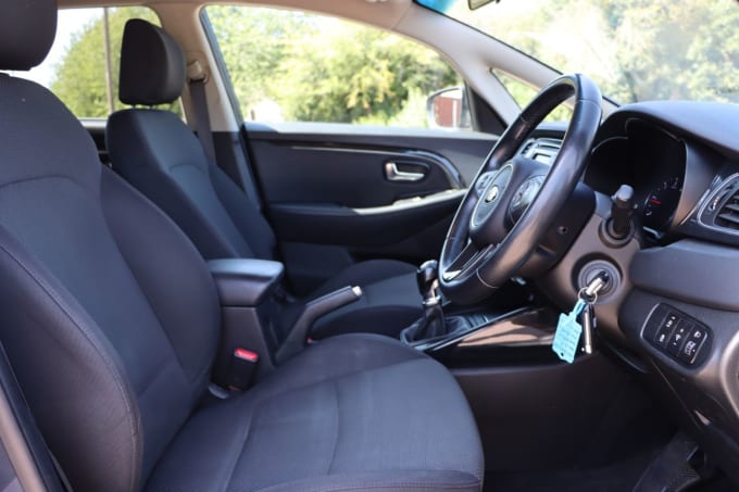 2025 Kia Carens