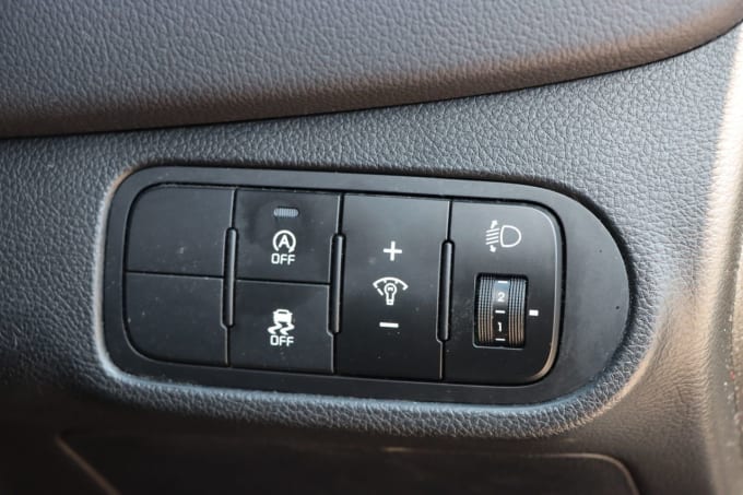 2025 Kia Carens