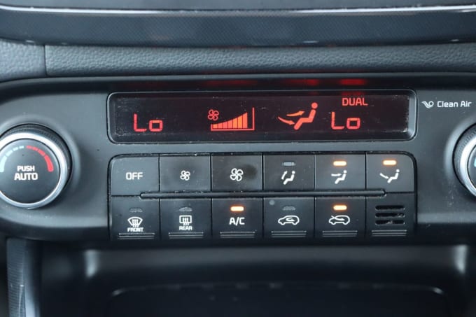 2025 Kia Carens