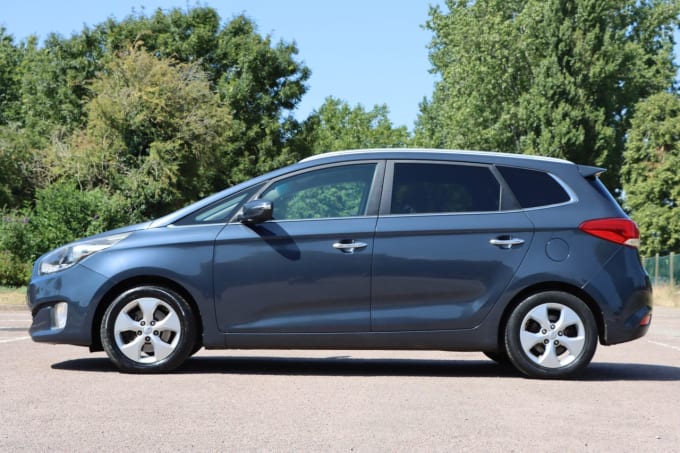 2025 Kia Carens