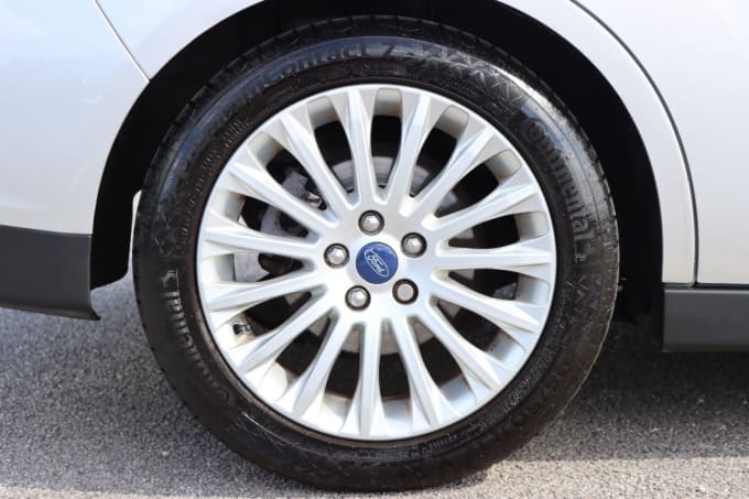 2025 Ford C-max