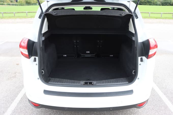 2025 Ford C-max