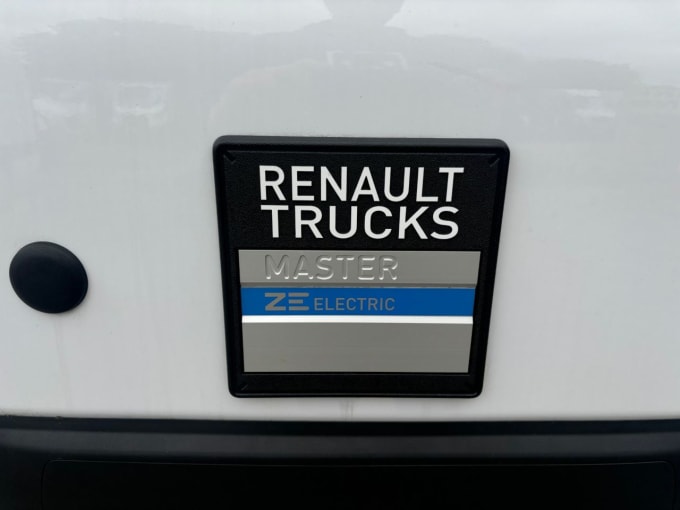 2025 Renault Trucks Master