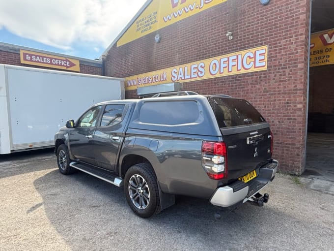 2025 Mitsubishi L200