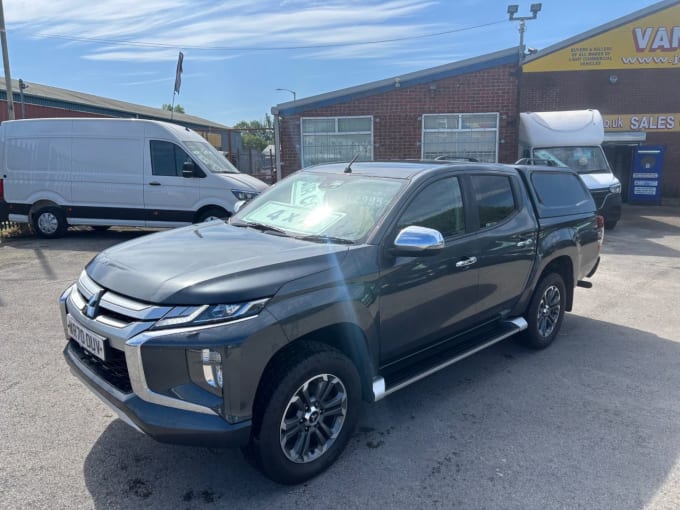 2025 Mitsubishi L200