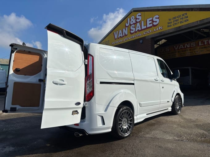 2025 Ford Transit Custom