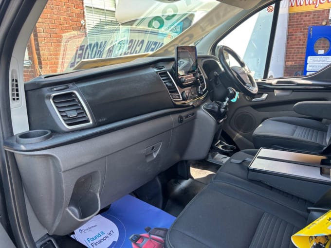2025 Ford Transit Custom