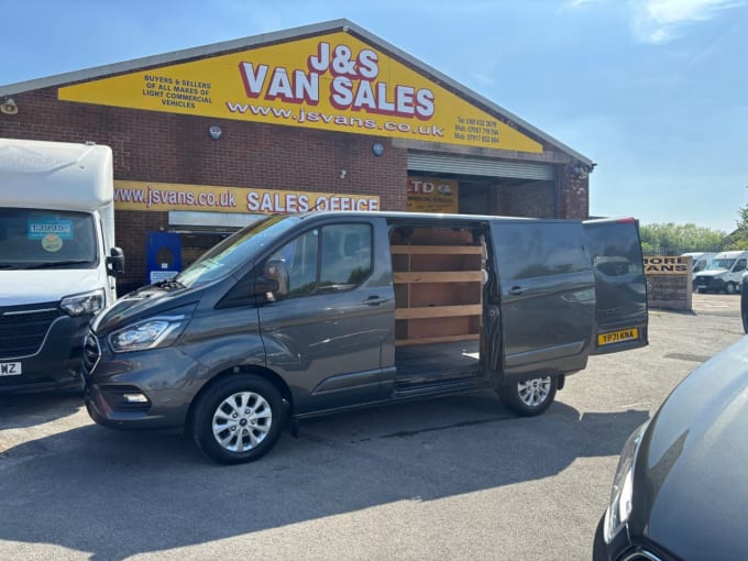 2025 Ford Transit Custom