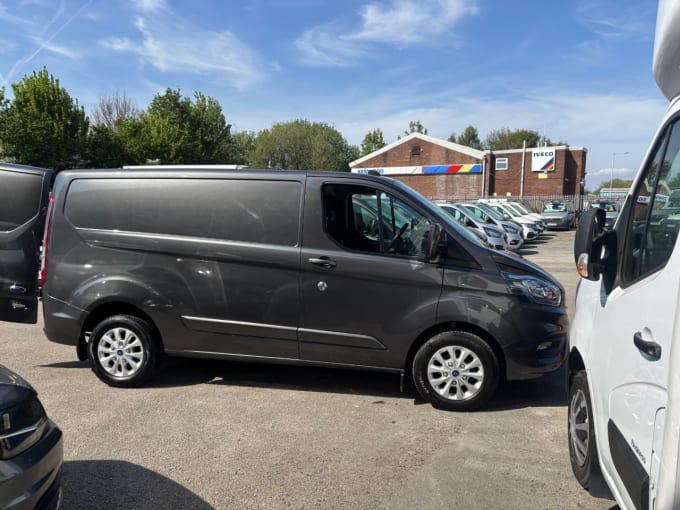 2025 Ford Transit Custom
