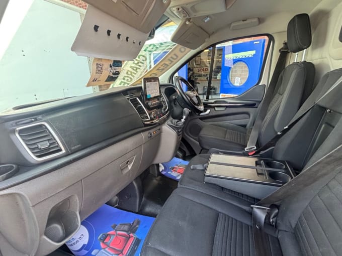 2025 Ford Transit Custom