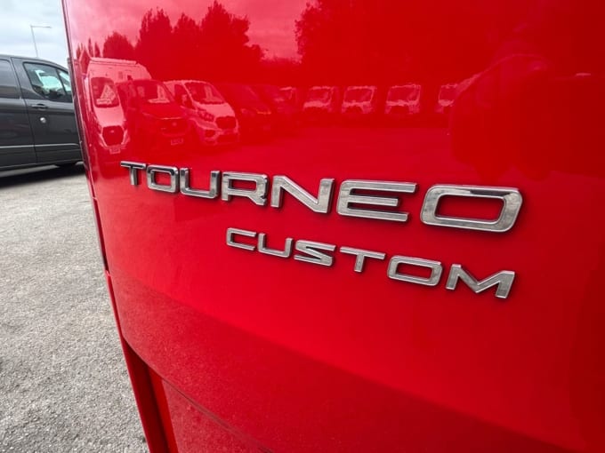 2025 Ford Tourneo Custom